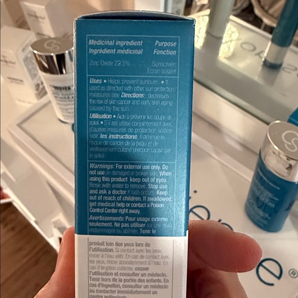 Colorescience Brush On Shield SHEER MATTE SPF30 - Picture 5 of 5